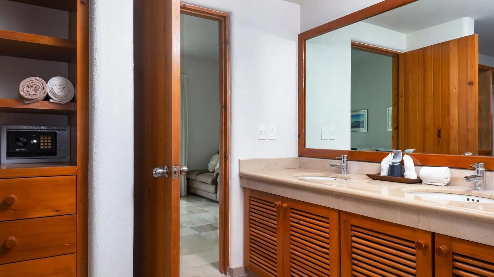 Costa Brava Apartments I Ocean Front Puerto Aventuras 0*,  Messico